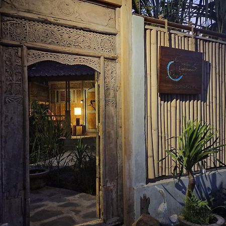Villas Light House - Eco-Traditional Joglo غيلي تراوانغان المظهر الخارجي الصورة