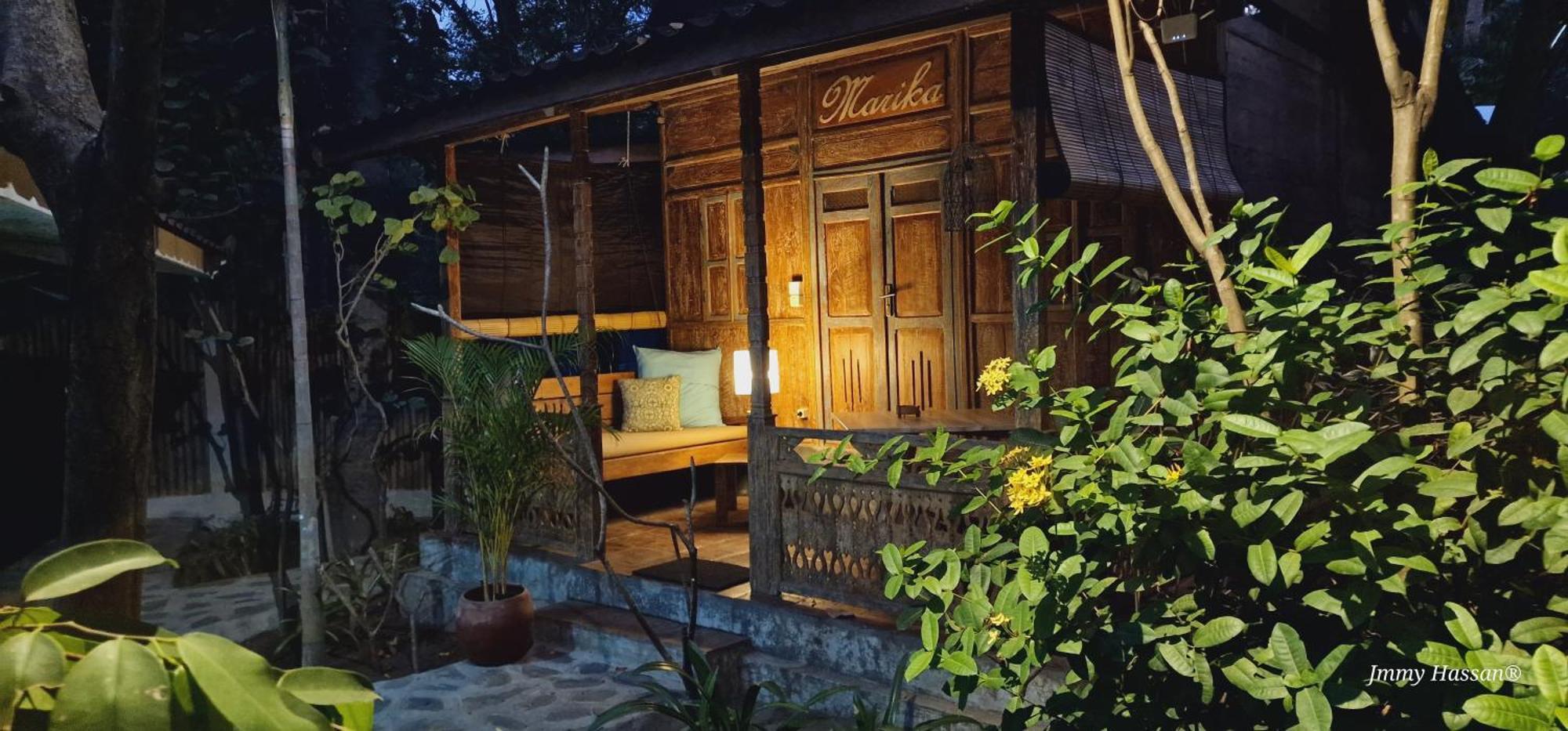 Villas Light House - Eco-Traditional Joglo غيلي تراوانغان المظهر الخارجي الصورة