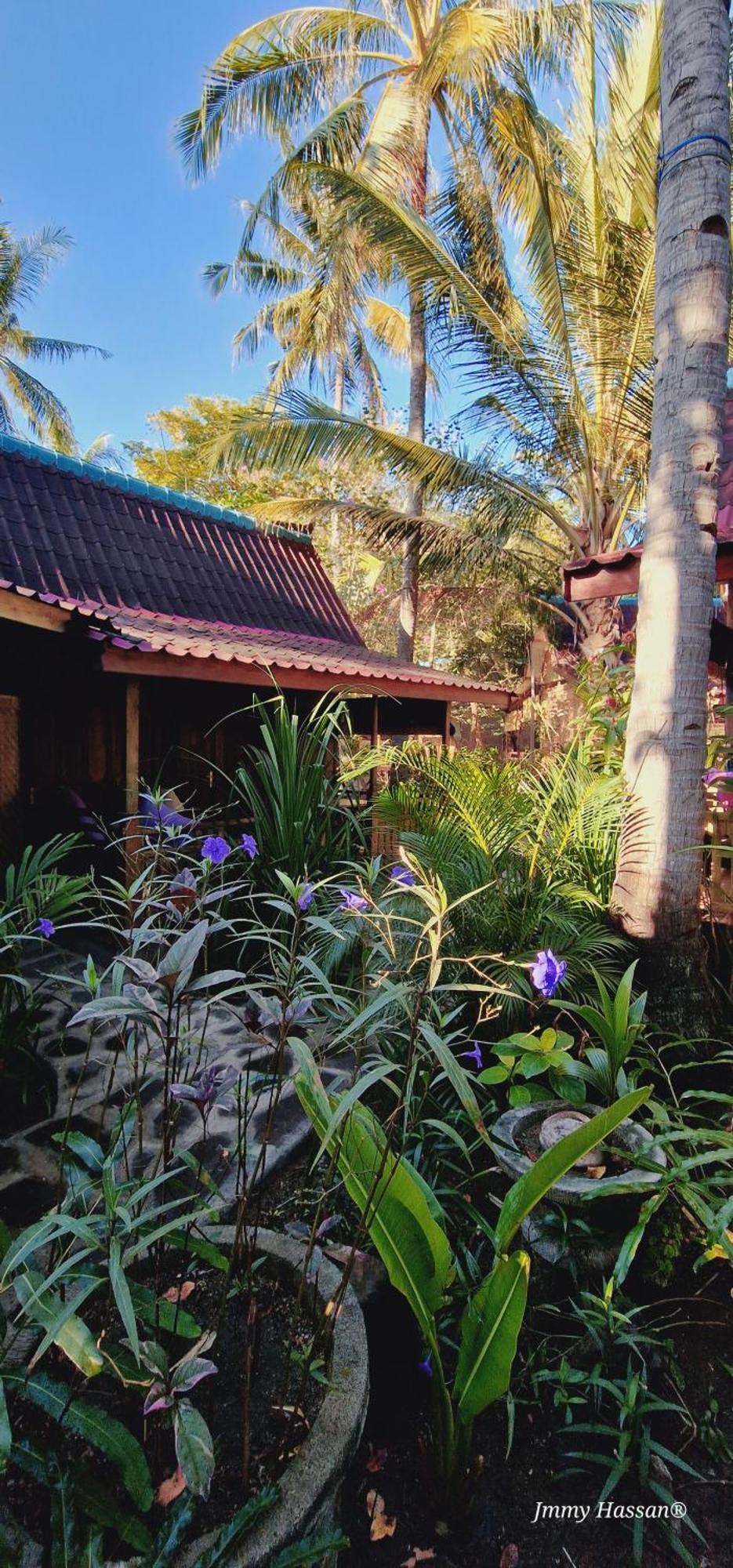 Villas Light House - Eco-Traditional Joglo غيلي تراوانغان المظهر الخارجي الصورة