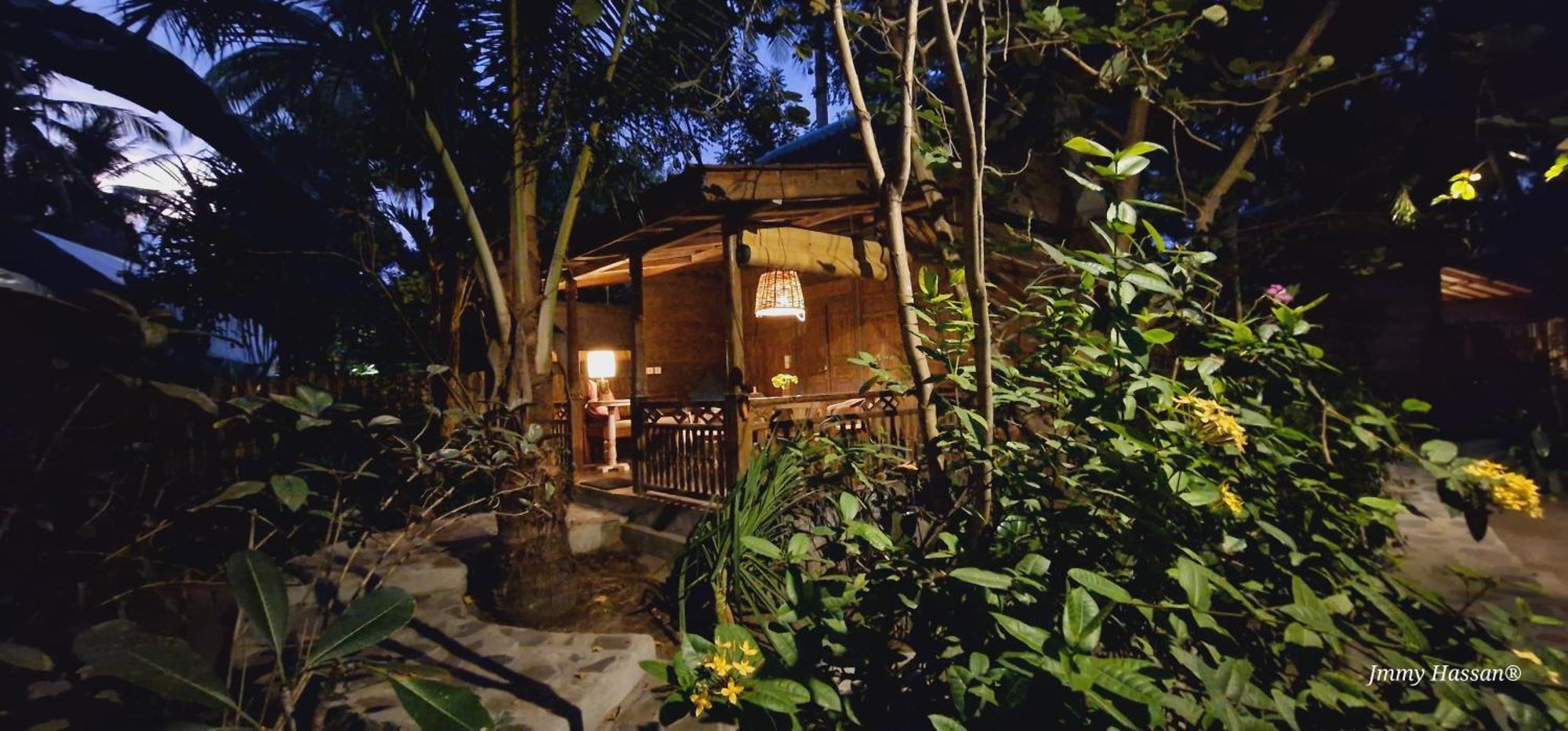 Villas Light House - Eco-Traditional Joglo غيلي تراوانغان المظهر الخارجي الصورة